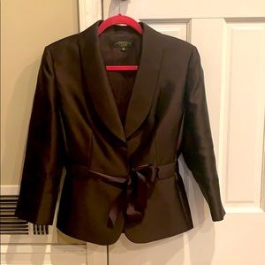 Tahari ( luke) women blazer 12 petite